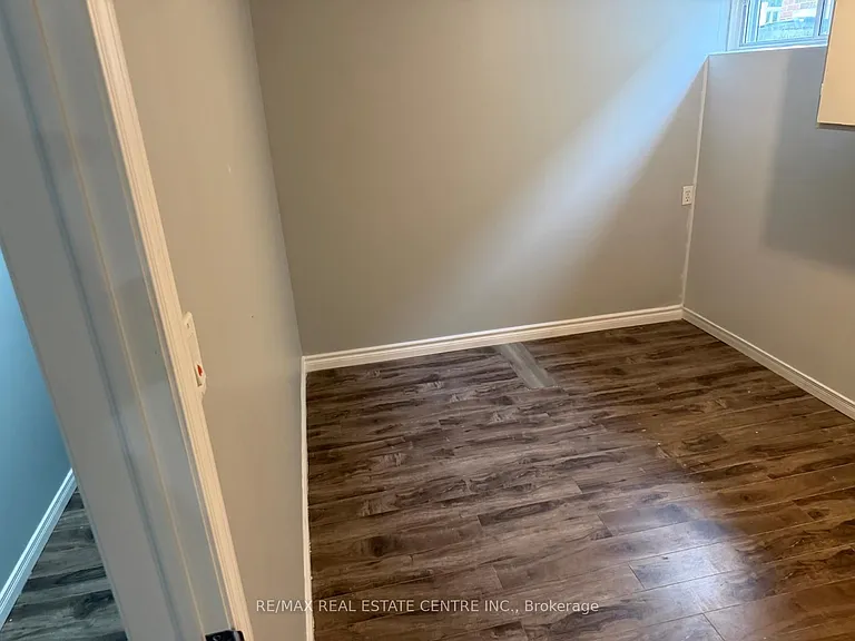 33 Prouse Dr — Photo 10