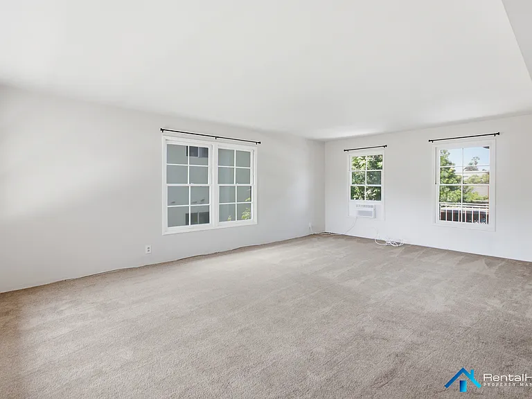 449 N Euclid Ave #H — Photo 5