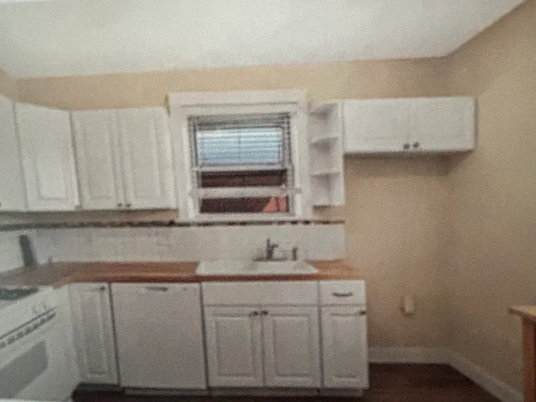 1464 Sproule Ave — Photo 5