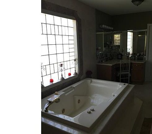 5th image of 3843 Everglades Blvd N
