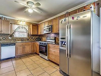 3rd image of 4005 Trail Lake Dr
