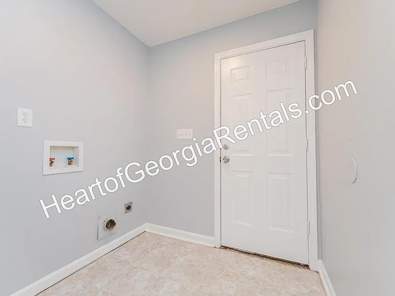 1210 Johnson Rd — Photo 2