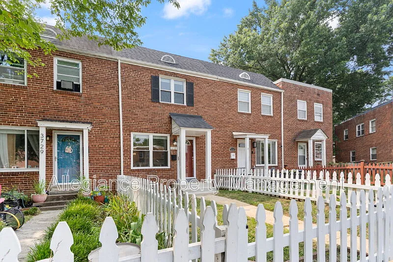3727 Mark Dr