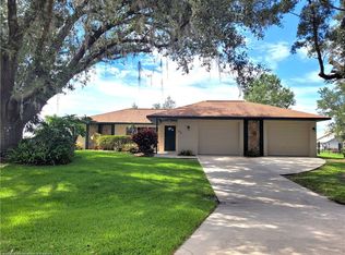 208 Oak Knolls Cir, Sebring, FL 33870