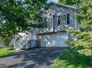 319 Devon Dr, Lancaster, PA 17603