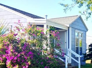 1925 Neumann Dr, Galveston, TX 77551
