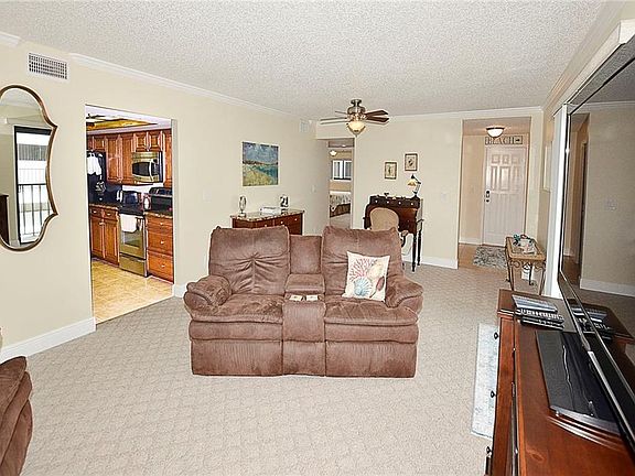 5th image of 1616 Ocean Dr APT 303