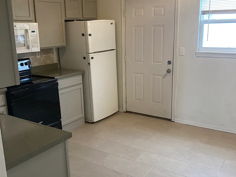 245 E Terrace Ct #245 — Photo 2