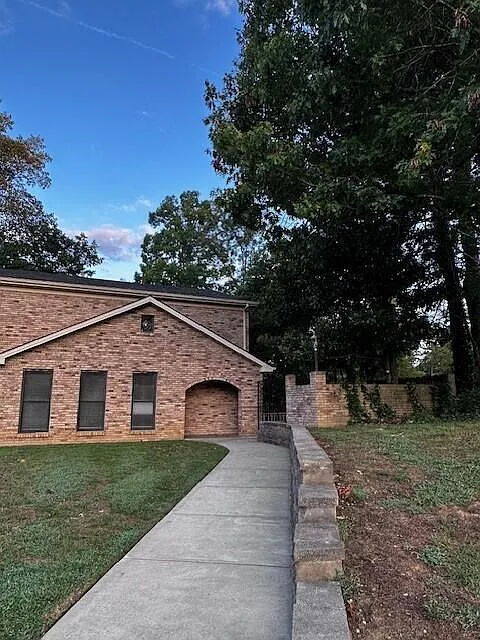 2 bed, 2.5 bath, 2690 sqft, $1,850 — Photo 3