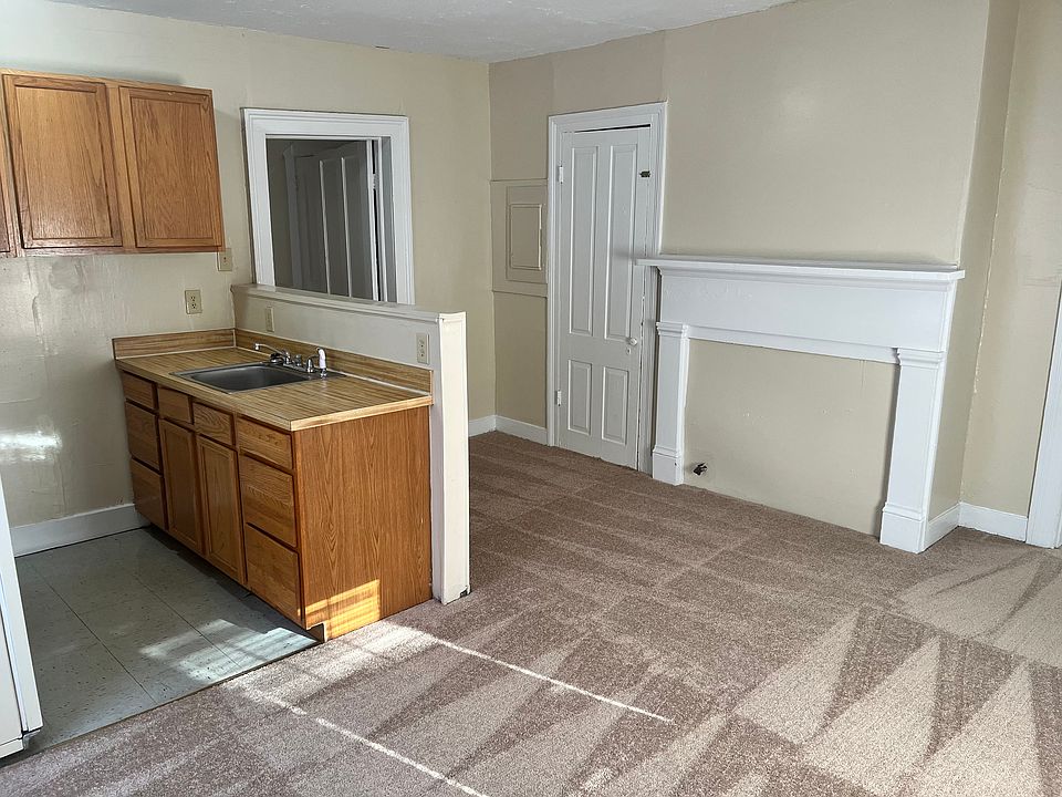 702-1 living room 1 _01142025