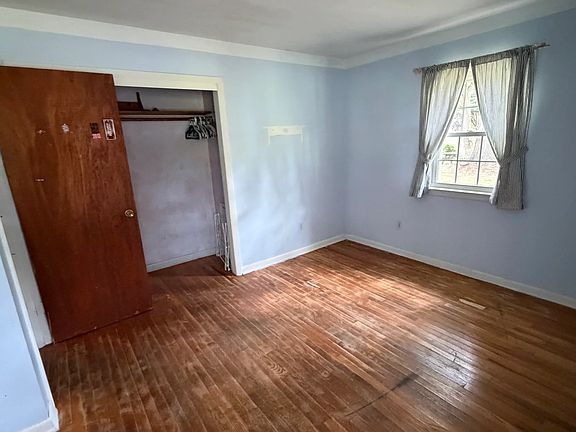 5th image of 104 Lee Dr