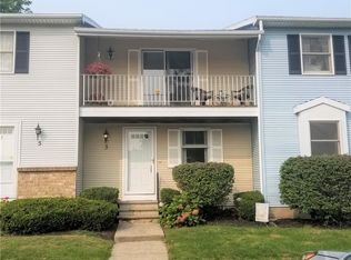 3 Southfield Dr, Webster, NY 14580