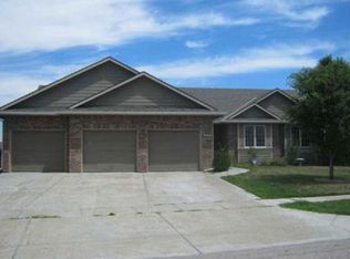 3922 N Lake Ridge St, Wichita, KS 67205