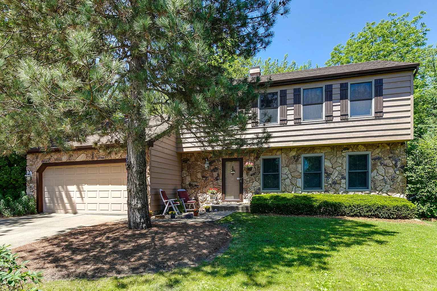 1226 Parliament Ct photo 1
