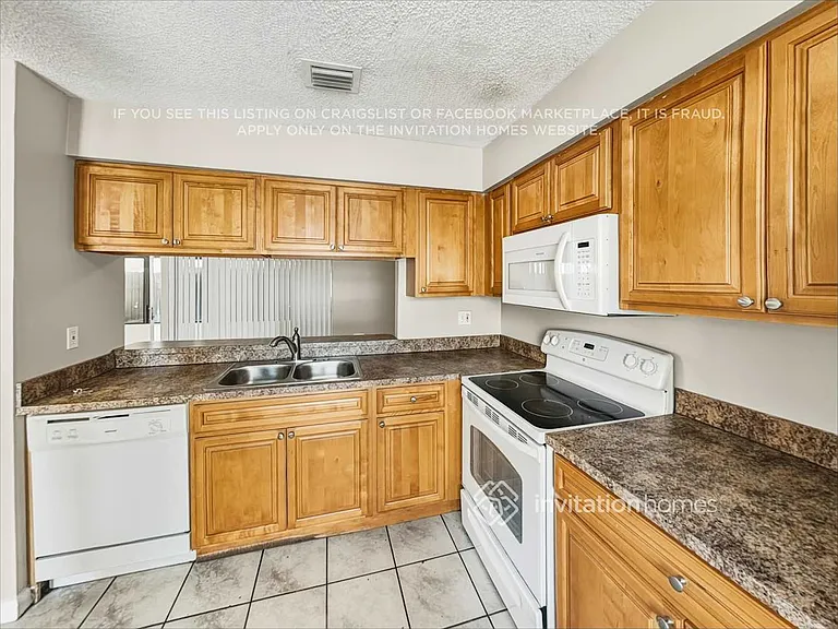 9108 SW 147th Ct — Photo 8
