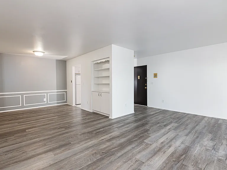 Senate Place Apartments — Photo 3