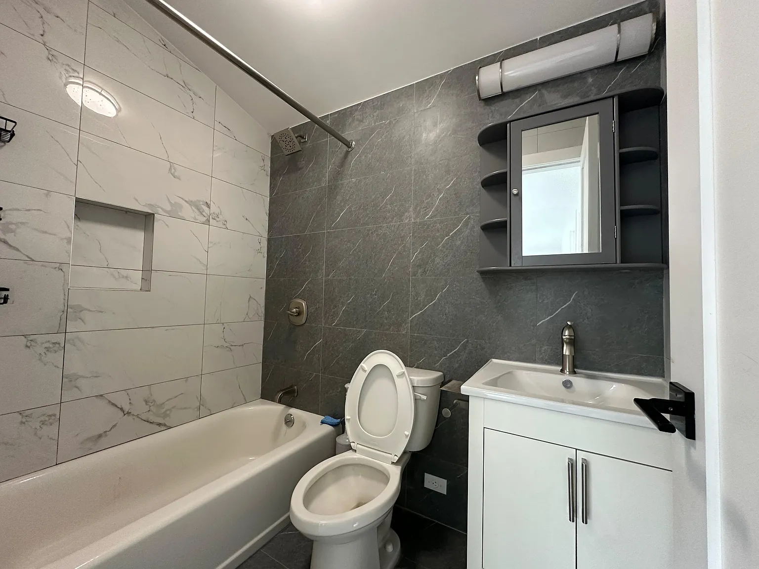 61XX Utopia Pkwy — Photo 2