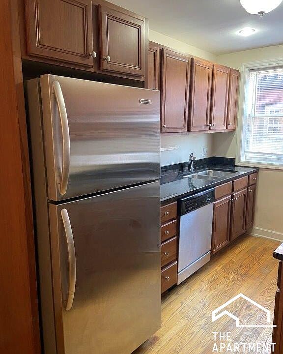 1st image of 2905 W Summerdale Ave APT 2C