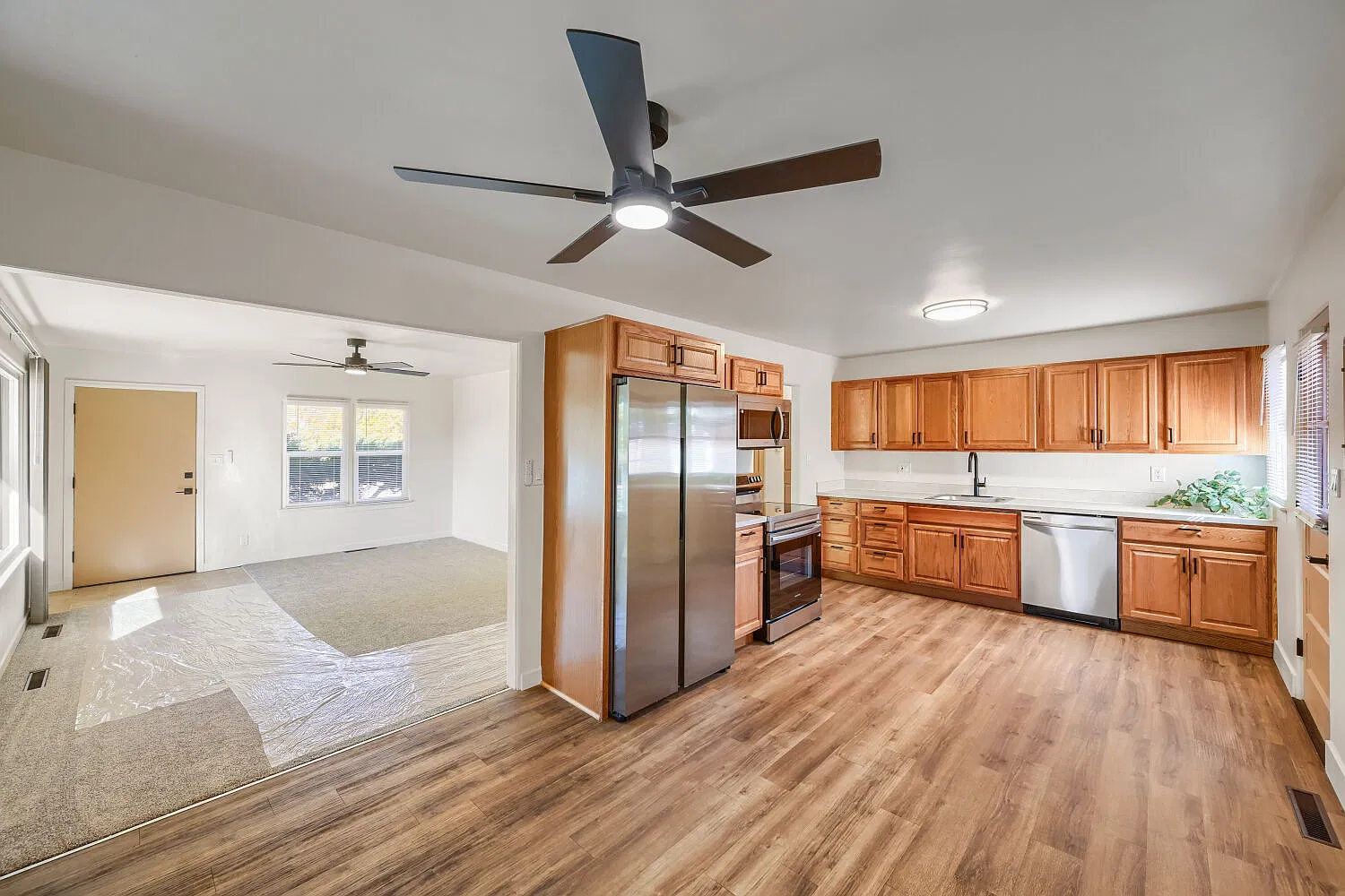 3 bed, 1200 sqft, $2,050 — Photo 1