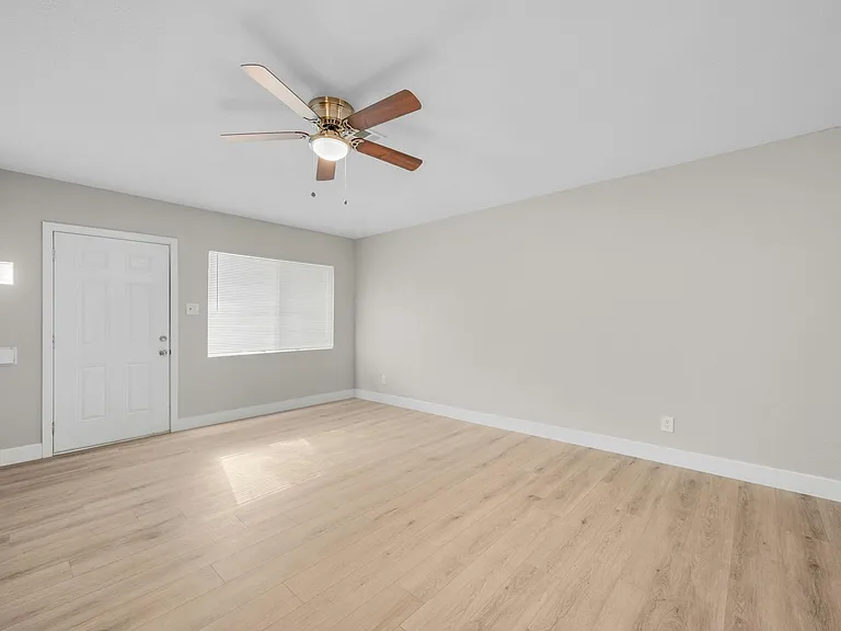 3836 N 15th Ave #7 — Photo 5