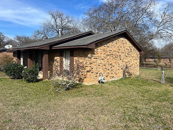 3rd image of 5253 Rolind Dr