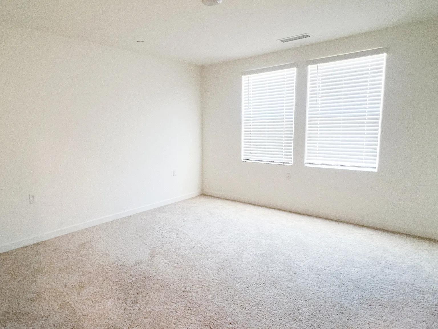 3 bed, 2.5 bath, 1852 sqft, $2,895 — Photo 4
