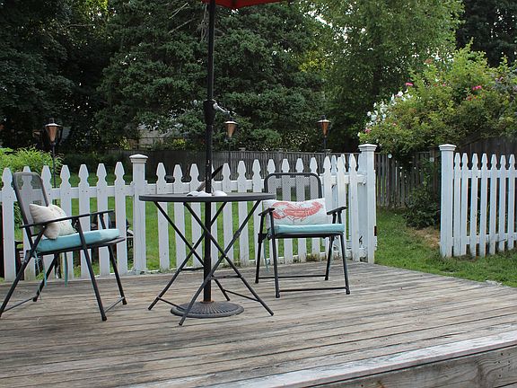 Deck, grill