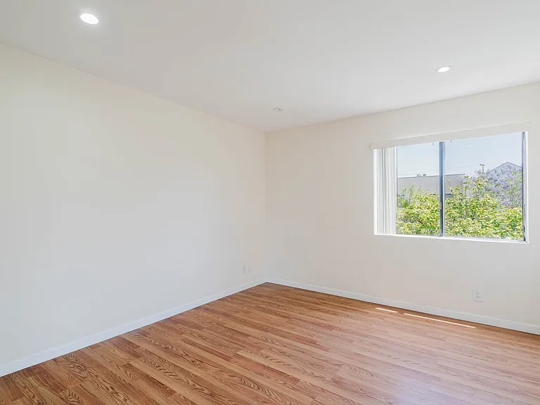 345 N Jackson St #309 — Photo 19