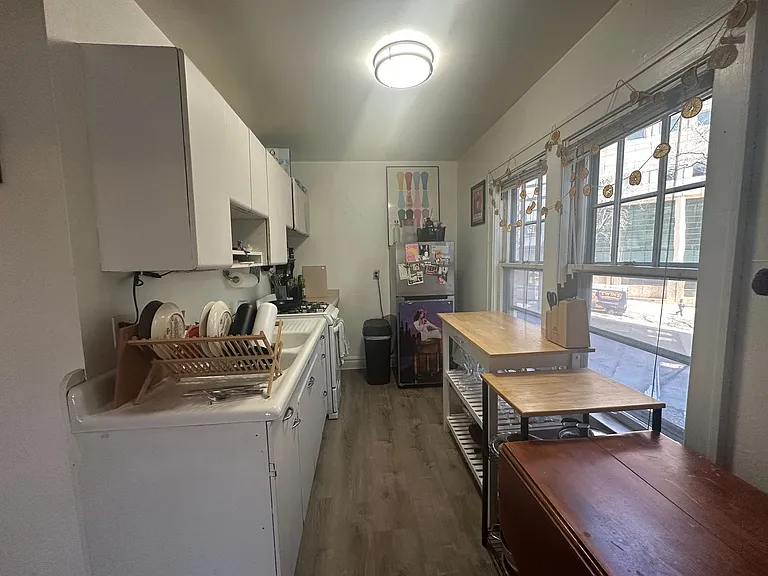 205-207 S Henry St — Photo 32