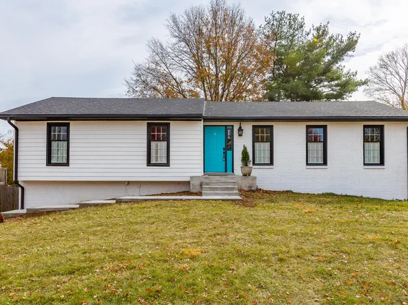 3310 Snaffle Rd, Lexington, KY 40513