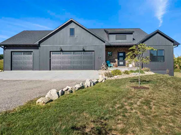 1811 Racine Ave NE, Solon, IA 52333