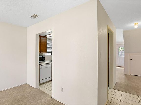 4th image of 1133 Orchard Park Cir