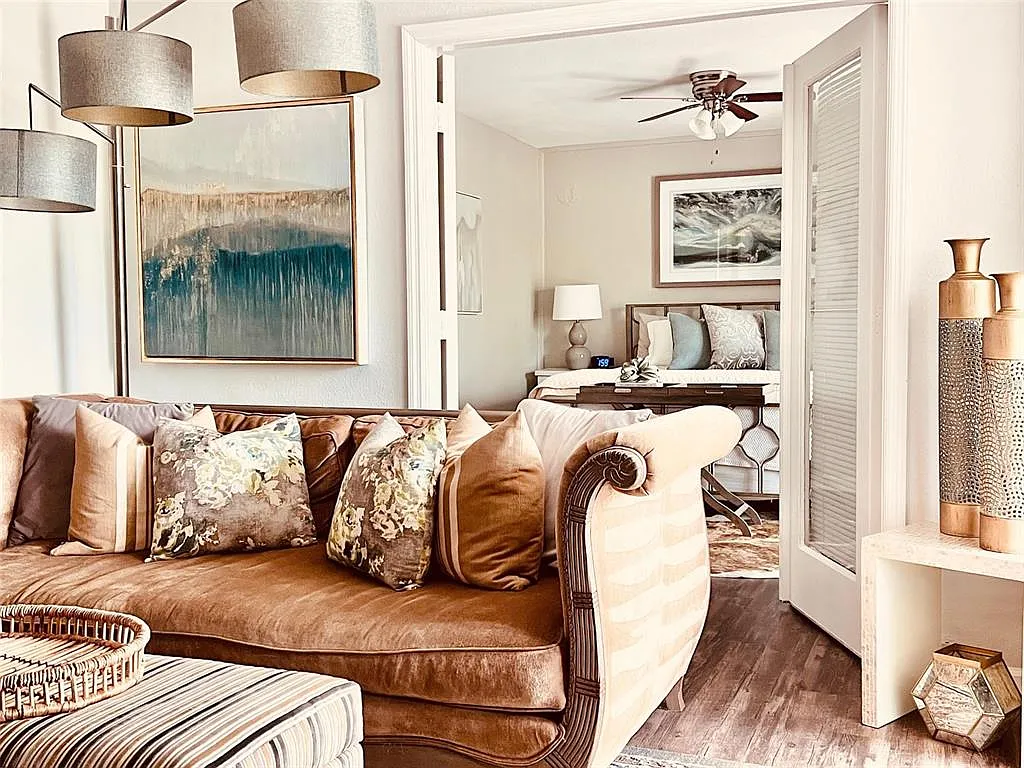 2 bed, 1.0 bath, 800 sqft, $2,100 — Photo 3