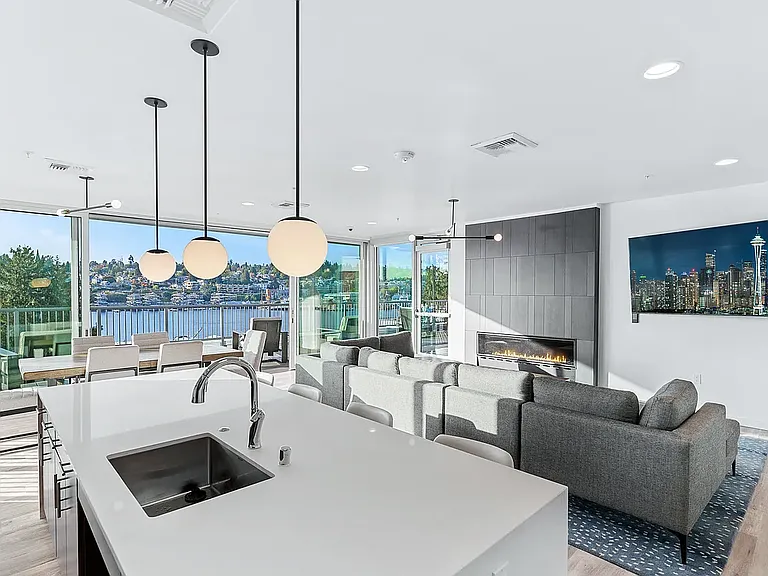 Flow Eastlake Apartments — Photo 17