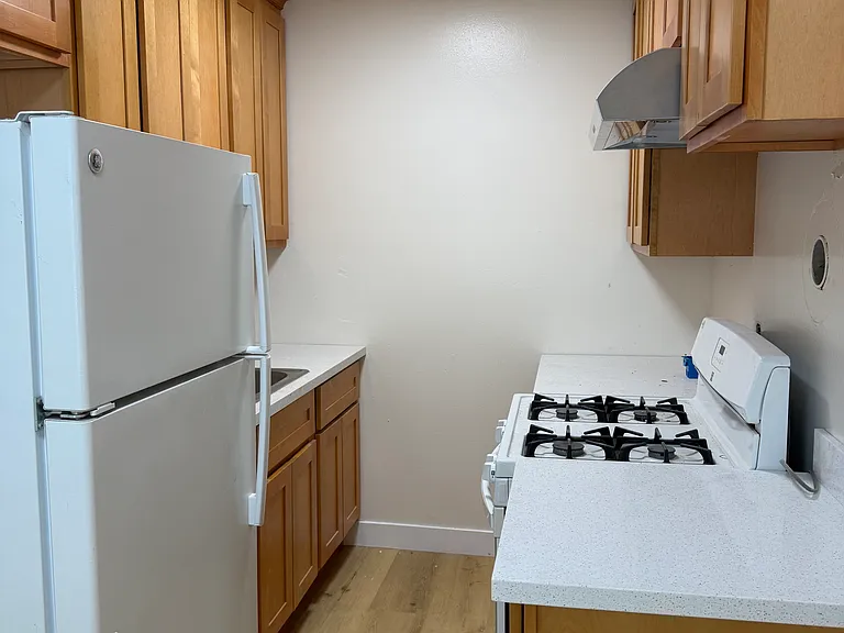 190 Boston Ave #5 — Photo 8