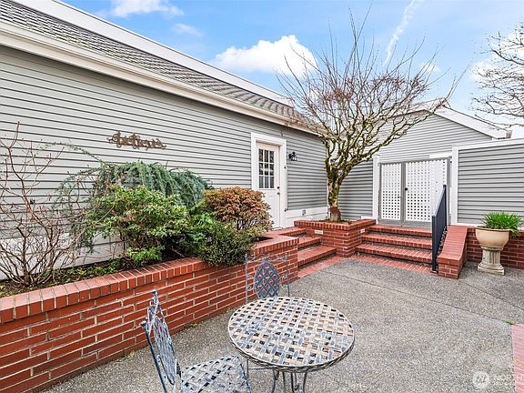 5th image of 3503 Harborview Drive #2