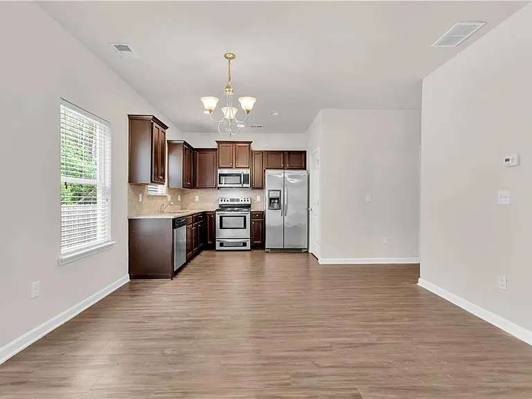 4488 Ravenwood Dr — Photo 7