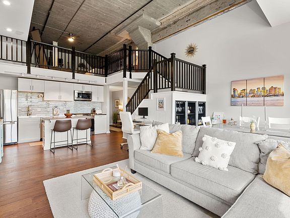 4th image of 156 Porter St APT 327