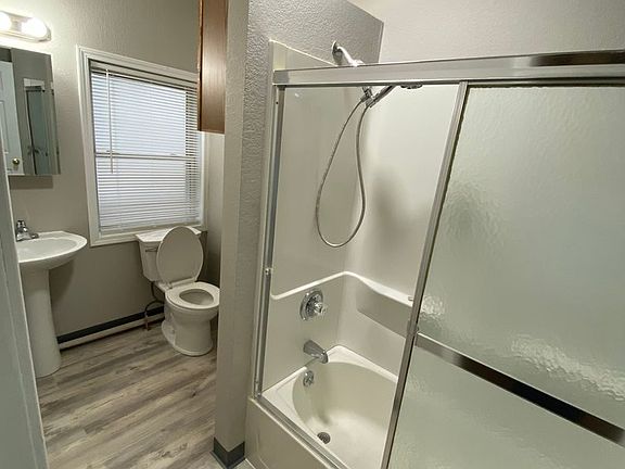 3rd image of 229 4th St #3