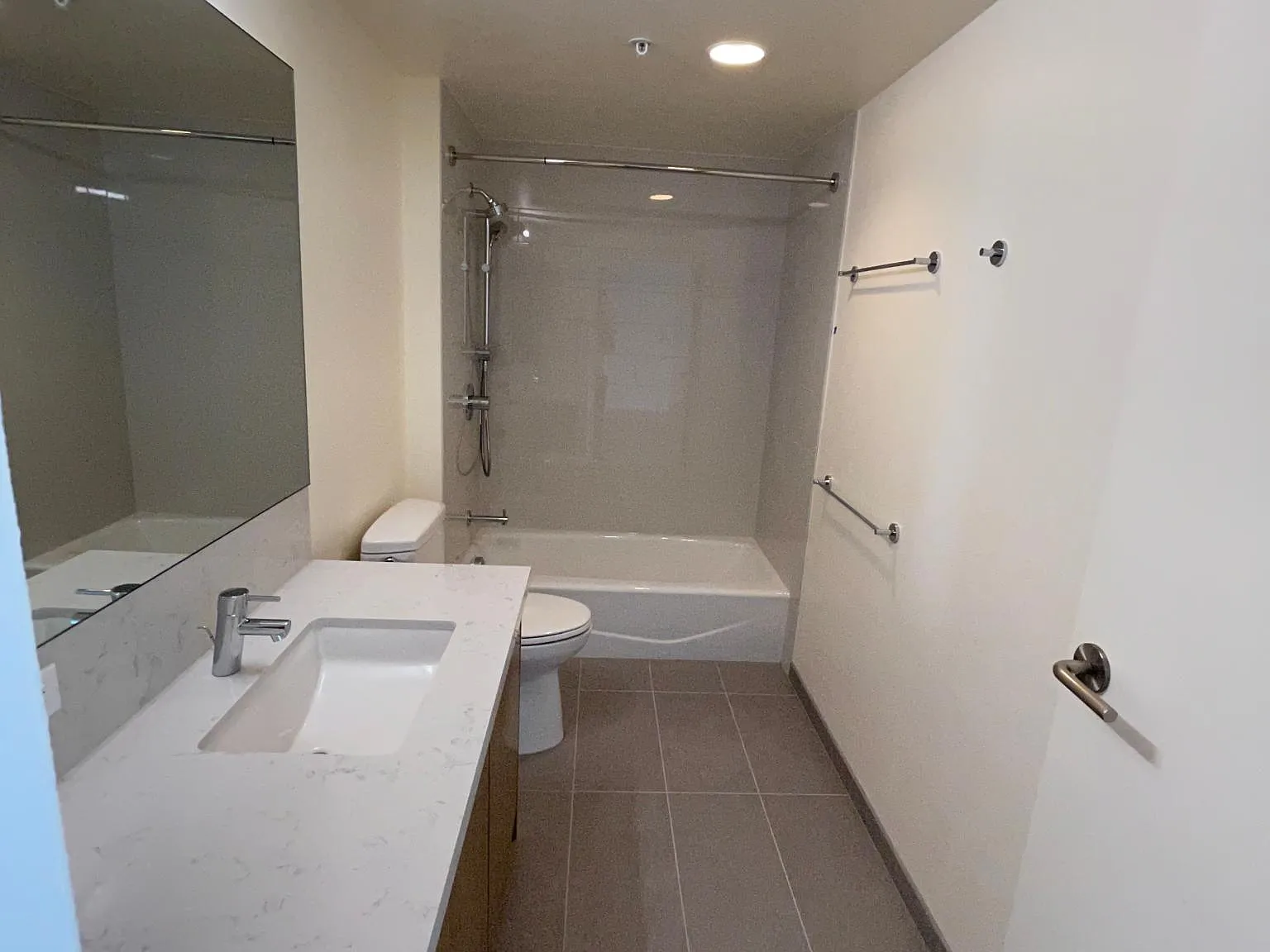 1 bed, 766 sqft, $3,750 — Photo 4
