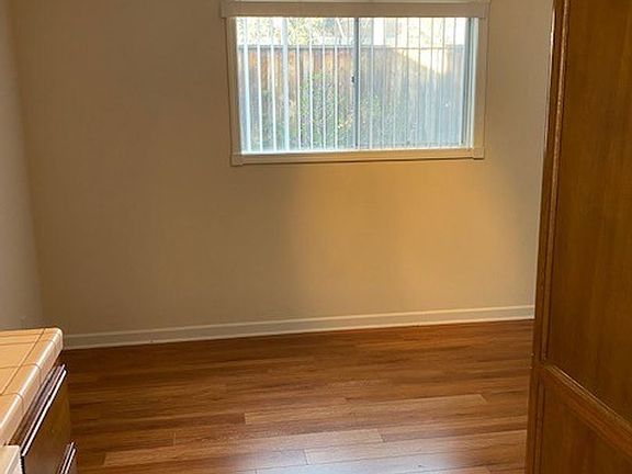 4th image of 12835 Kling St #110