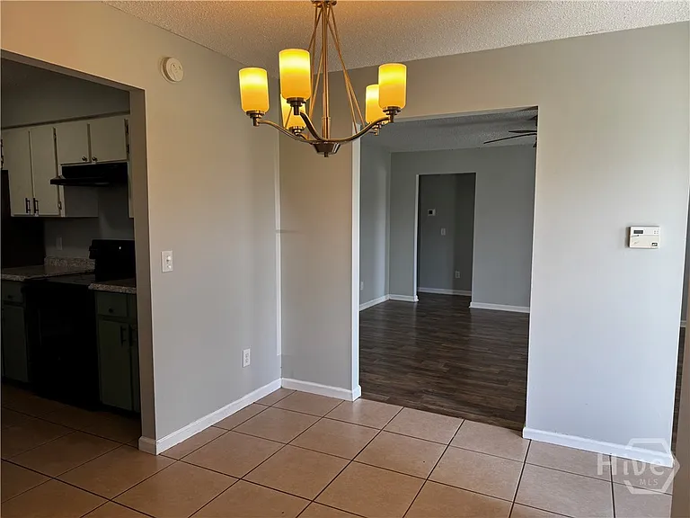 902 Black Willow Dr — Photo 4