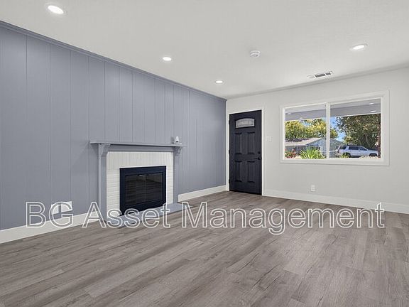 3rd image of 1910 Encima Dr
