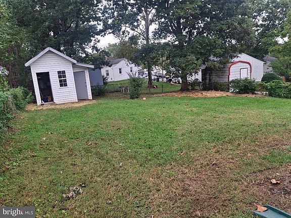 4th image of 7935 Fiske Ave