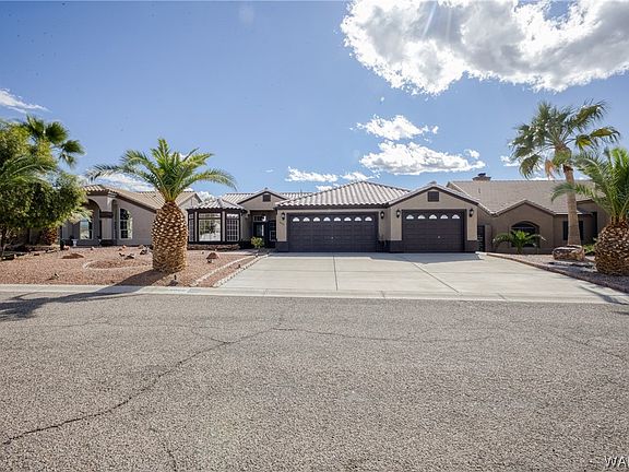 2nd image of 2060 E Oasis Lane