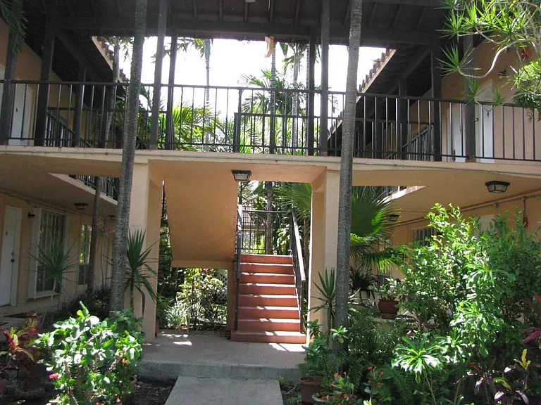 10832 N Kendall Dr #U11 — Photo 9
