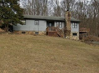 697 Robinwood Rd, Kingsport, TN 37663