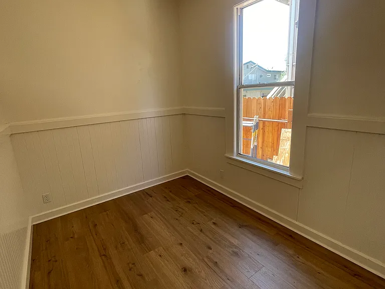 1533 Slater St — Photo 5