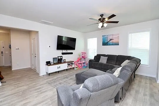 1049 Crescent Moon Loop — Photo 14