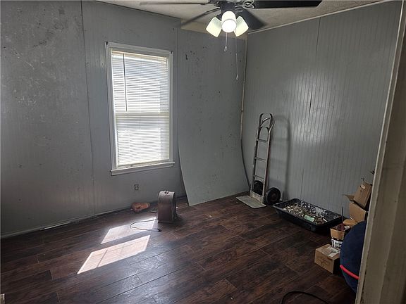 4th image of 2321 Riggan St
